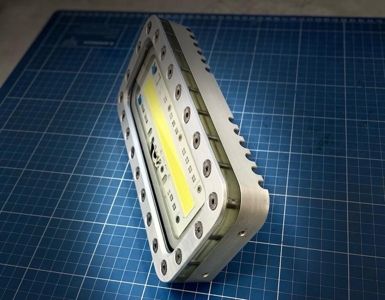 Luminaria V4 Flood - 08